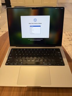 Apple MacBook Pro 14” M1 Pro (2021) — 1TB SSD, 16GB, Silver, Like New