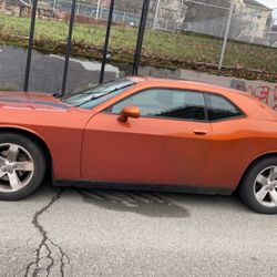 Dodge Challenger  2012