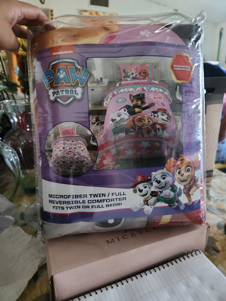 Girls Paw Patrol Twin/full Reversible Comforter