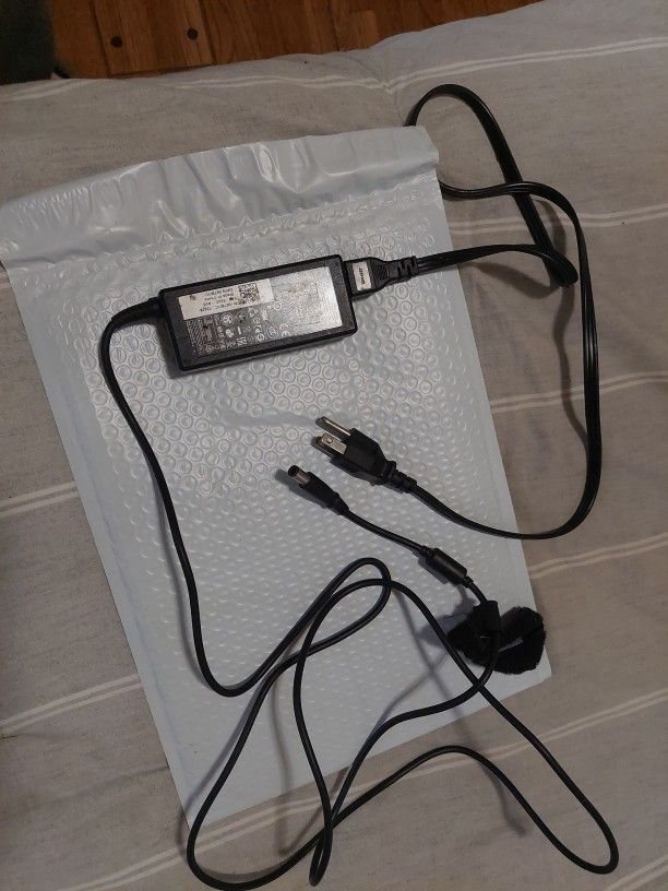 Dell Adapter- as is - In Working Condition