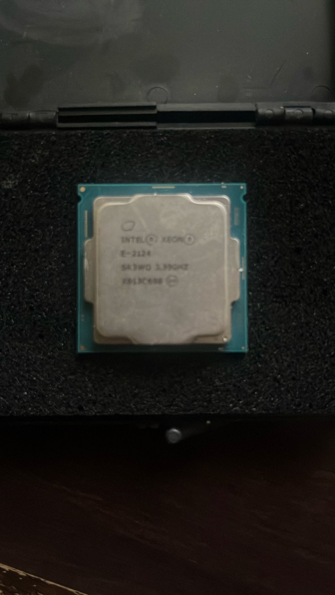 Intel Xeon E 2124 Processor