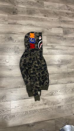 Bape hoodie size  m