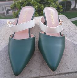 Allegra-k green and white pointed toe chunky heel dress shoes