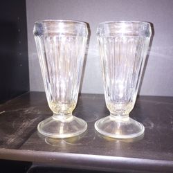 2 Milkshake Glasses 