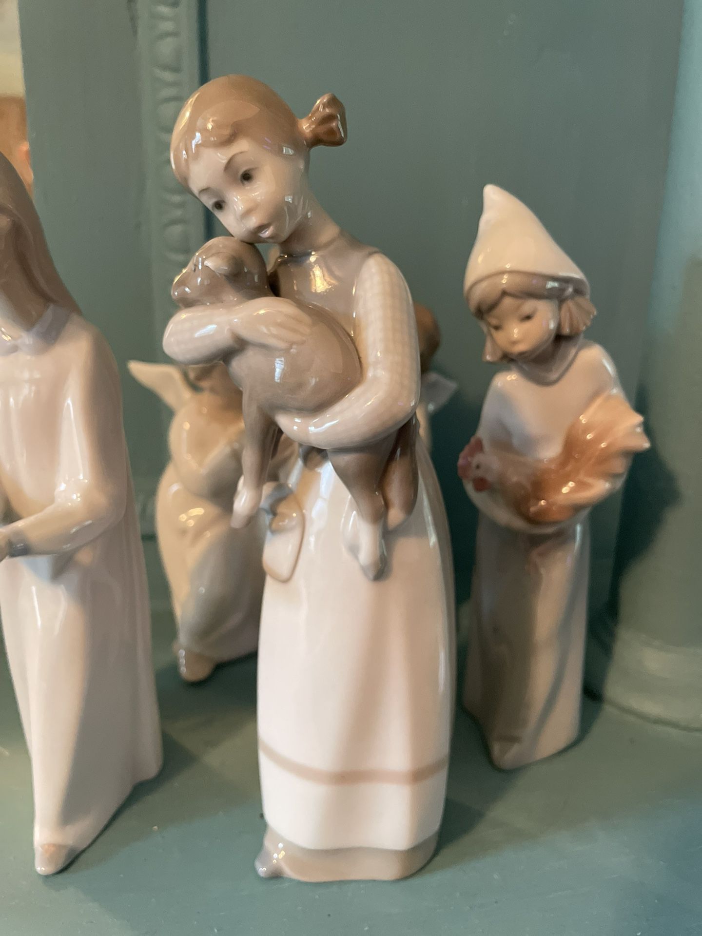 Special Collection Of Retired LLADRO Figurines 