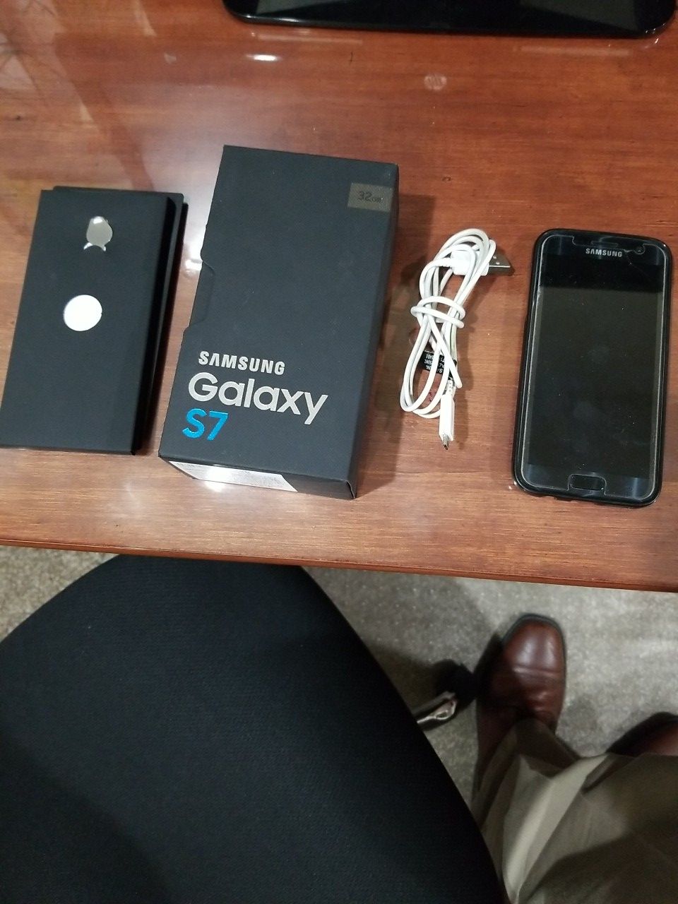 Samsung 7 Verizon (unlocked). Includes hard case, fast charger, and original box.