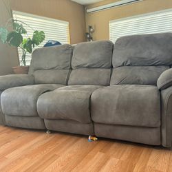 Couch power recliner