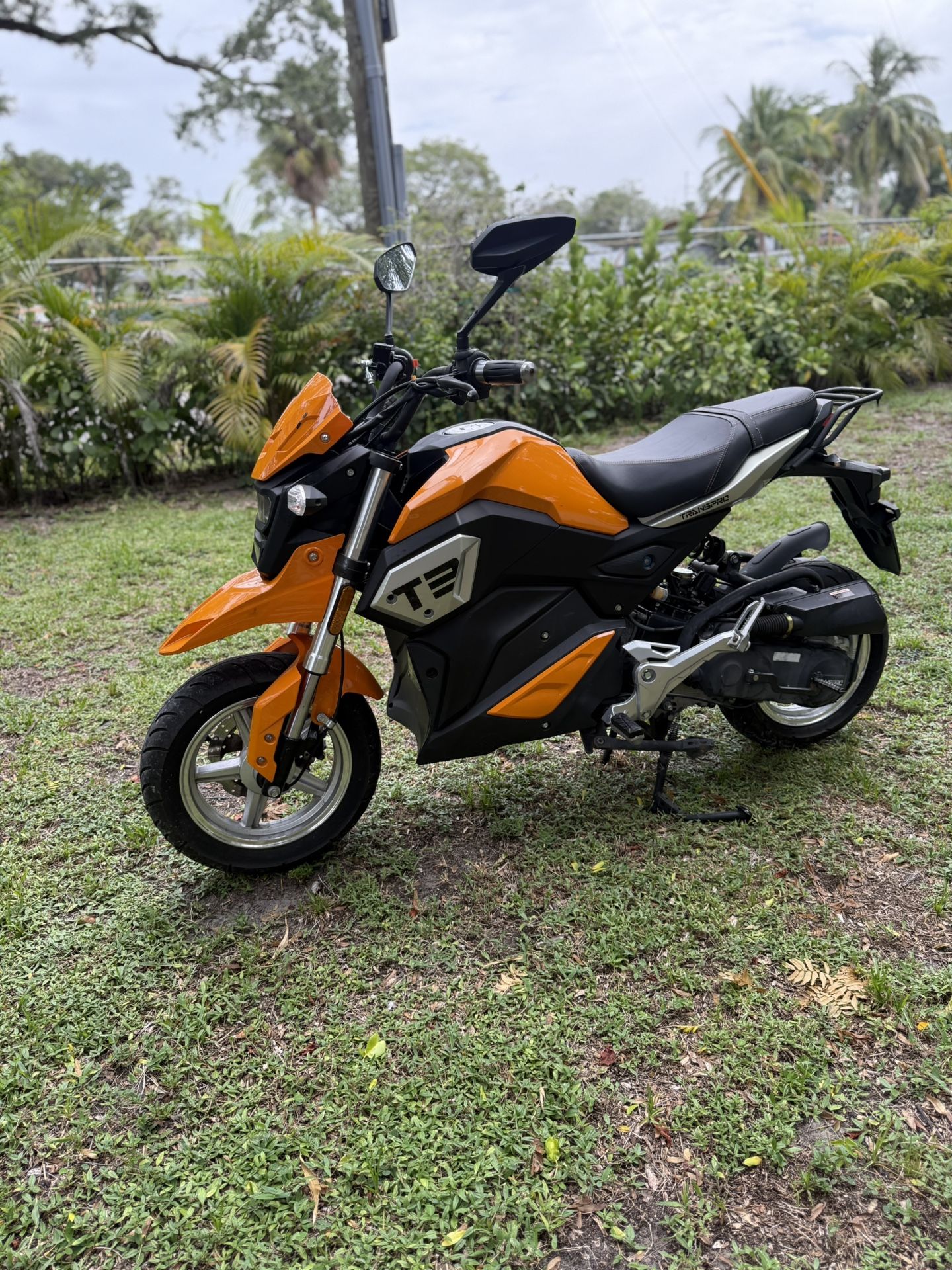 50 Cc Scooter In Mint Condition Very Low Miles And New Parts