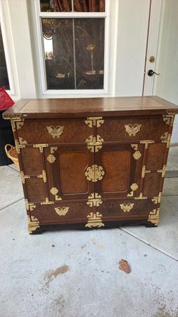 Korean cabinet
