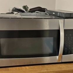 Kenmore Microwave with Draft 