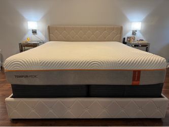 King mattress and 2 twin box spring