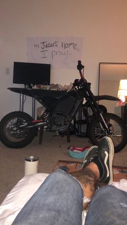 Black Electric Dirt Bike valstuni