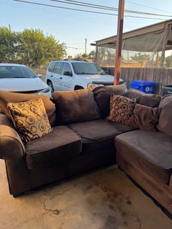 FREE SECTIONAL COUCH