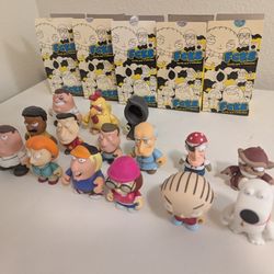 Kidrobot - Family Guy 15 Figure Set 