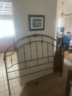 Queen, metal headboard