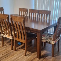 Dining table And 8 Chairs