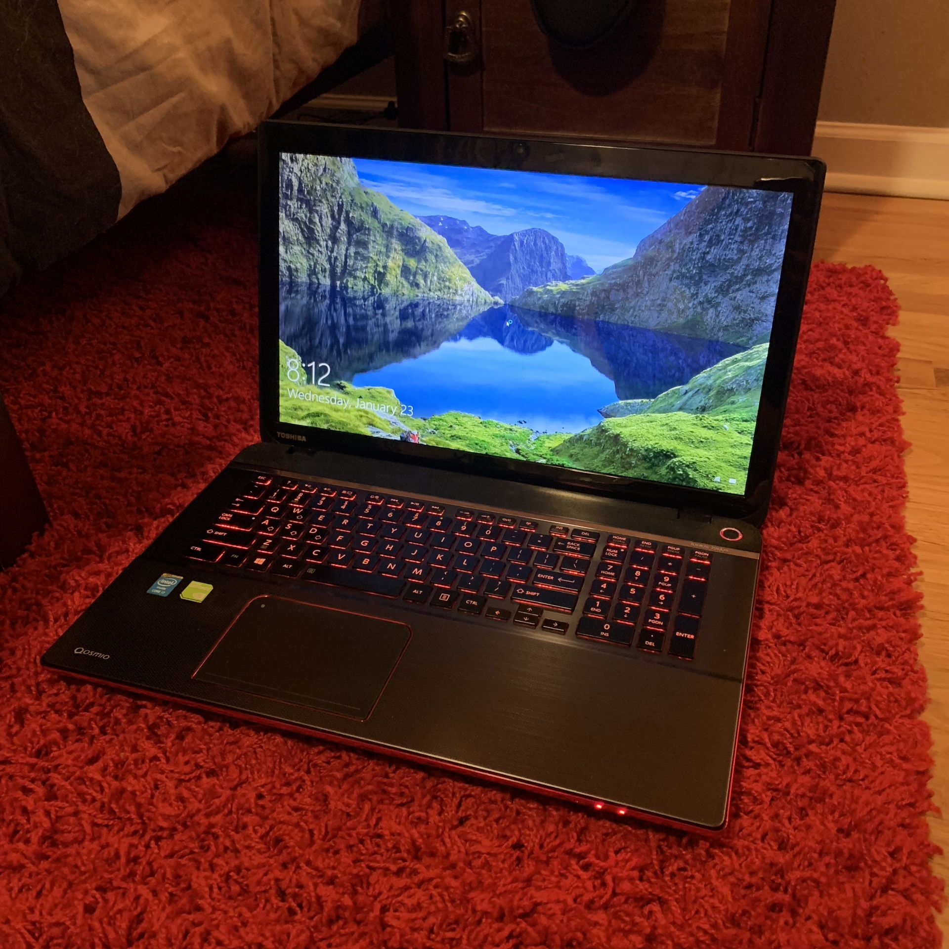 Toshiba Qosimo X70-A Gaming Laptop with extras!