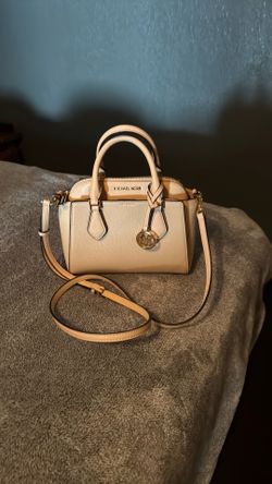 Michael Kors Daría Small pebble Leather good  pink