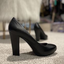 Calvin Klein Black Pump