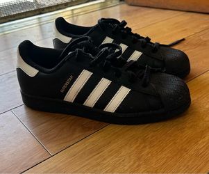 Black Adidas Superstar sneakers Size 6 1/2