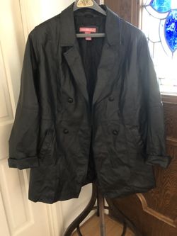 Woman’s leather jacket size 18