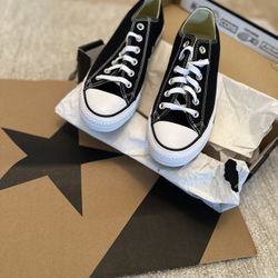 BRAND NEW IN BOX CONVERSE BLACK LOW TOPS~ SIZE M 6.5 W 8.5