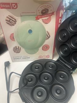 Like new dash mini donuts maker