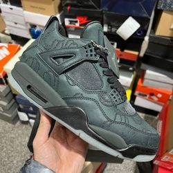 Jordan 4 kaws 