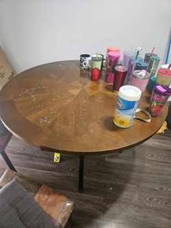 Table 4 chairs