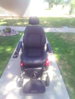 Merit Vision Super Power chair Pre owned excellent condition