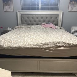 Bedframe for sale