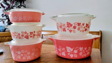 Vintage Pyrex Gooseberry Casserole Dish Set