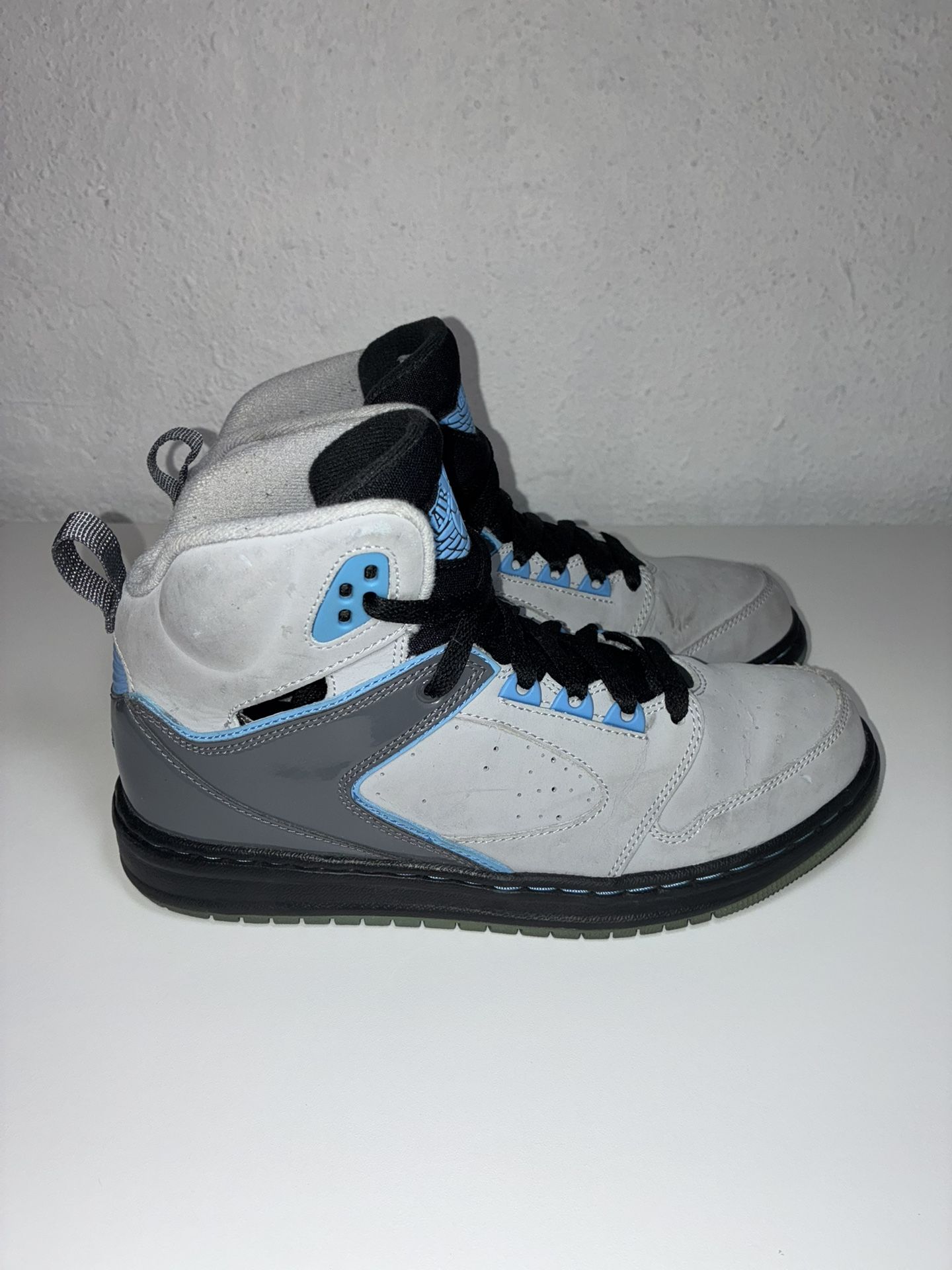 Nike Air Jordan Sixty Club Youth 6.5 Women’s 8 University Blue Basketball Shoe