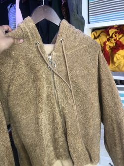 Cute bear jacket !! Emma chamberlain vibe !! Fits well