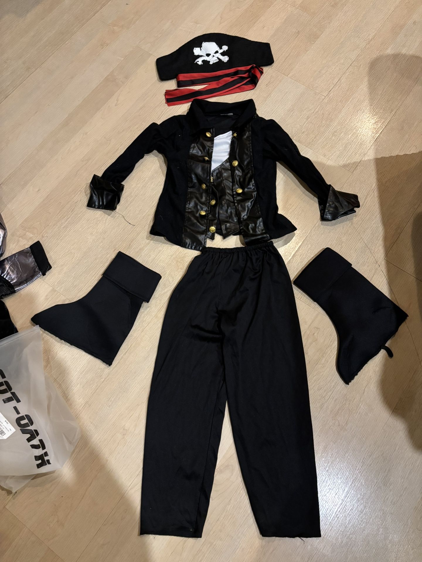 Kids Pirate Halloween Costume Size 4/5
