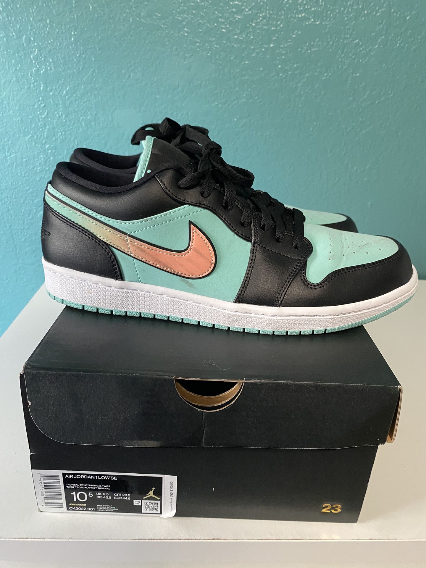 Air Jordan Low SE Tropical Twist $140