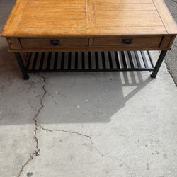 Very sturdy Coffee Table With Drawers