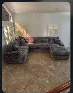 Customizable! Brand New Two Tone Sectional