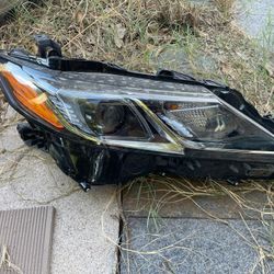 2018 UP 2022 TOYOTA CAMRY HEADLIGHT 