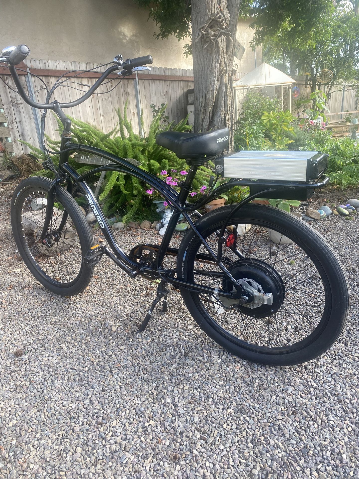 Pedego Comfort Cruiser E-bike