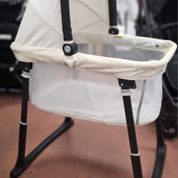 Graco Bassinette,  Adjustable Height,  Foldable 