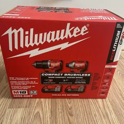 BRAND NEW MILWAUKEE M18 POWER TOOL SET. 🧰.  BRUSHLESS!!  2 POWER TOOLS. 2 BATTERIES. CHARGER. CANVAS BAG. GRAINGER $322(SEE AD). NOW ONLY $229