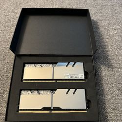 G.SKILL Trident Z Royal Series 32GB (2 x 16GB) 4000MHz