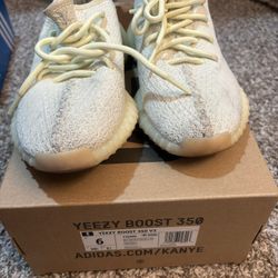 Yeezy Boost 350 V2