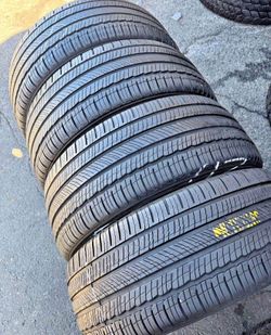 235/45/18 Michelin vendo un set de llantas usadas excelente condiciones de vida las 4 ✅🤩I am selling a set of used tires, all 4 in excellent living c
