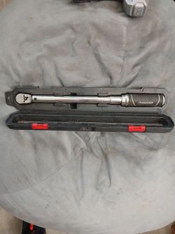 Husky Click Torque Wrench with Case