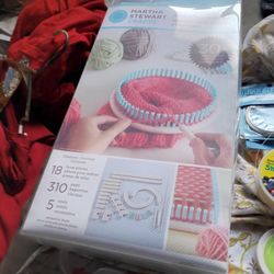 Beads Assorted  And Knit & Weave Loom Kit