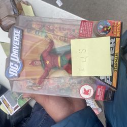 Dc Collectible Toy 