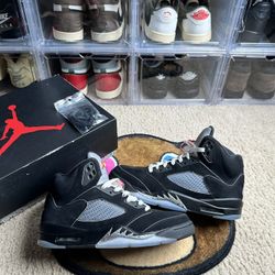 Jordan 5 Retro “Metallic Black Reimagined”