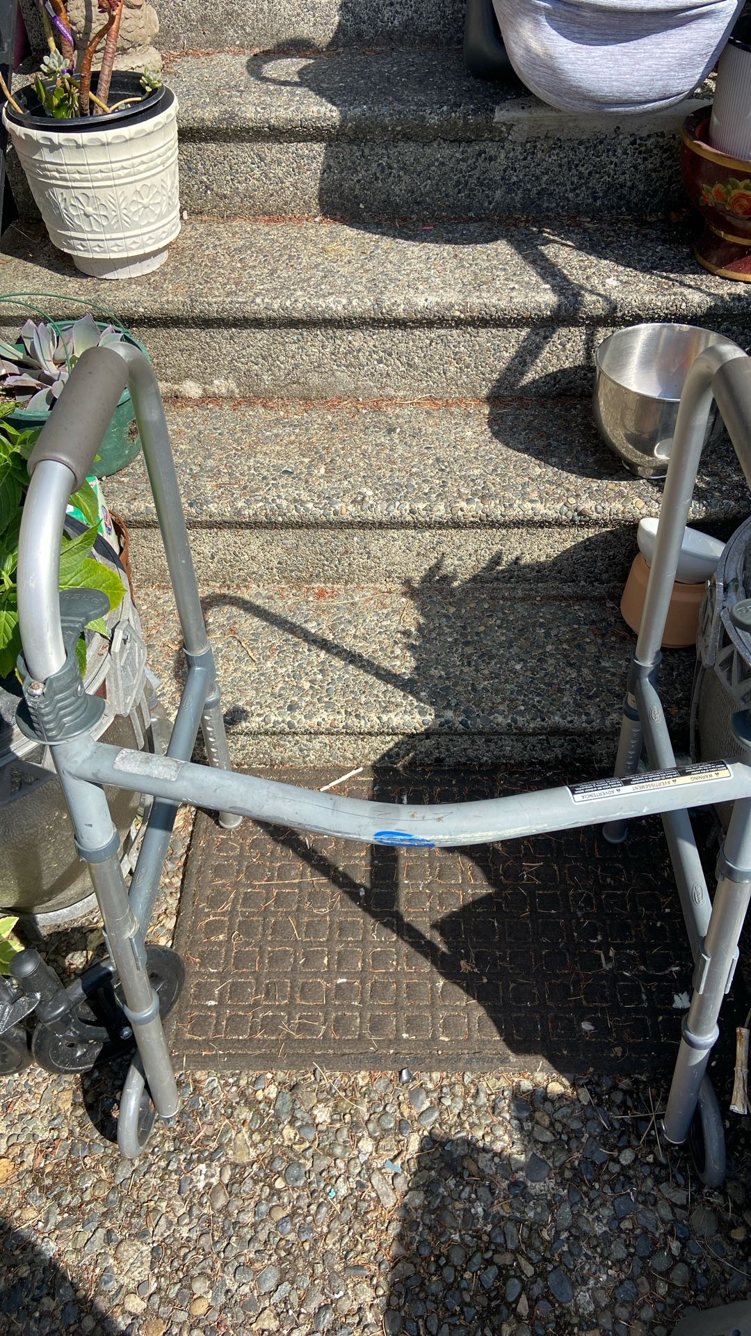 Drive Walker Price 10$. Pick Up.  E.  72.  and Grand View. E.  Tacoma 